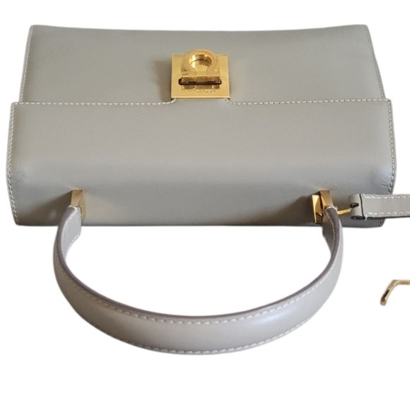 Salvatore Ferragamo Classic Top-Handle Women's Handbag Light Gray Gold Hardware - Picture 2 of 16